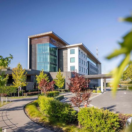 Doubletree By Hilton Auckland Karaka Hotel ภายนอก รูปภาพ