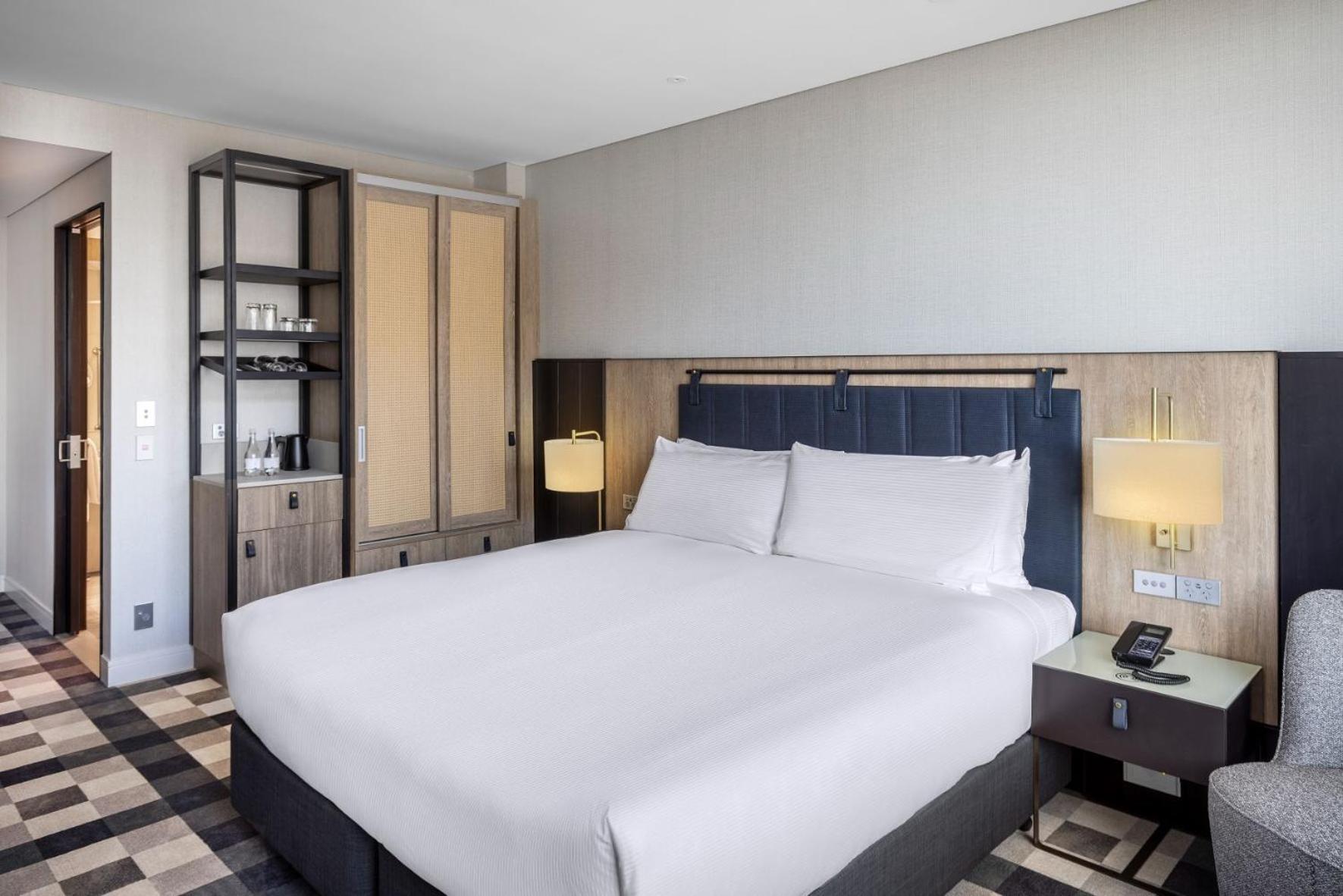 Doubletree By Hilton Auckland Karaka Hotel ภายนอก รูปภาพ