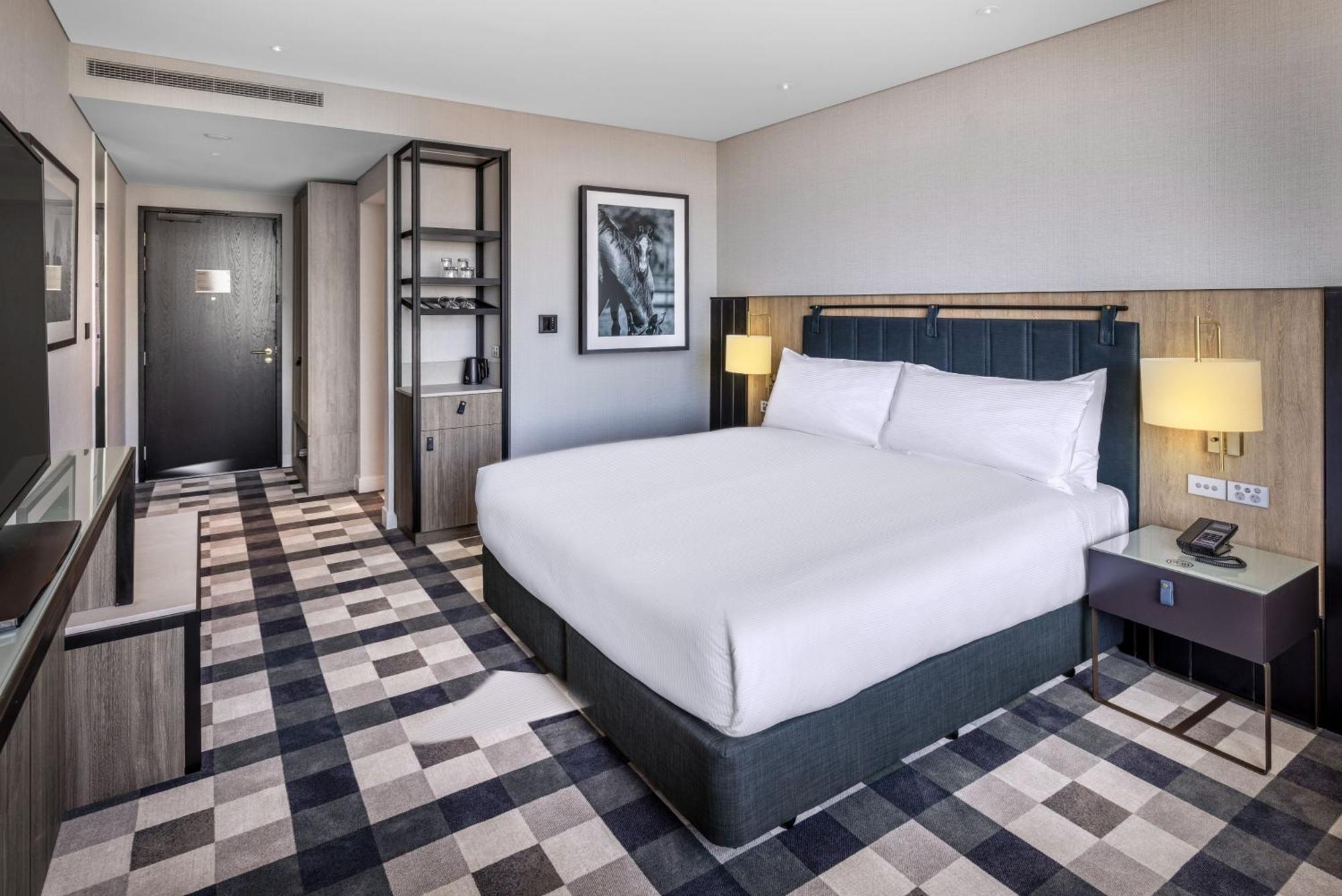 Doubletree By Hilton Auckland Karaka Hotel ภายนอก รูปภาพ