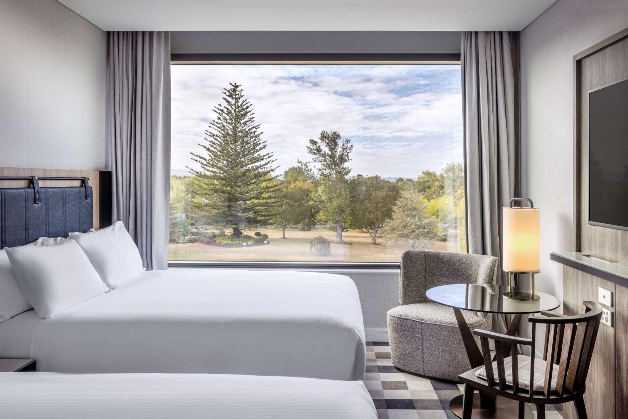 Doubletree By Hilton Auckland Karaka Hotel ภายนอก รูปภาพ