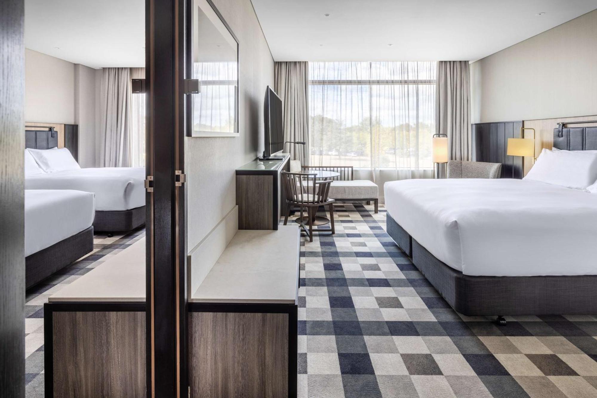 Doubletree By Hilton Auckland Karaka Hotel ภายนอก รูปภาพ