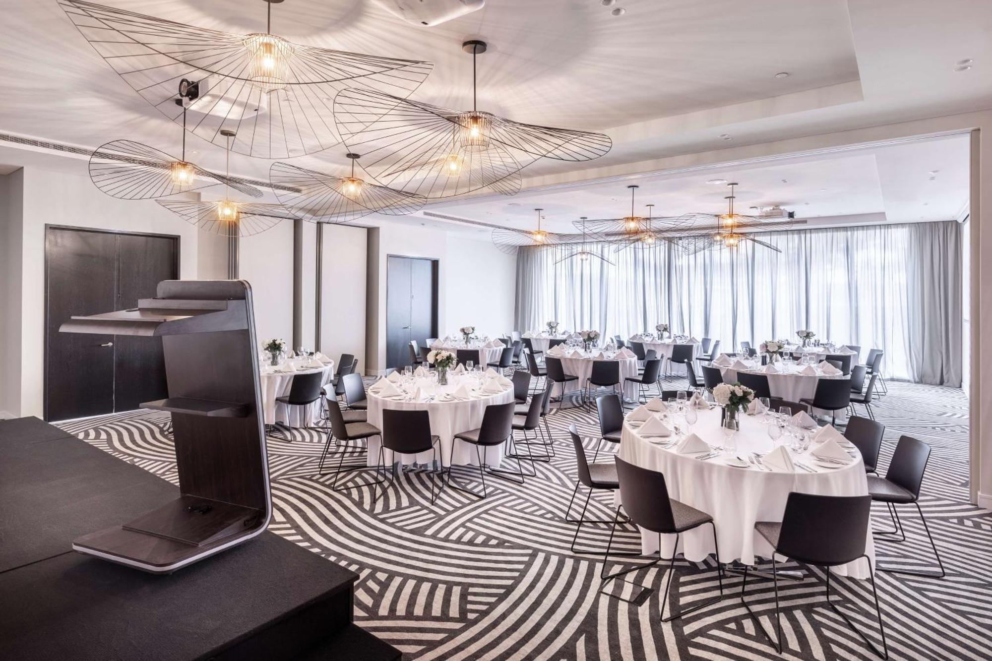 Doubletree By Hilton Auckland Karaka Hotel ภายนอก รูปภาพ