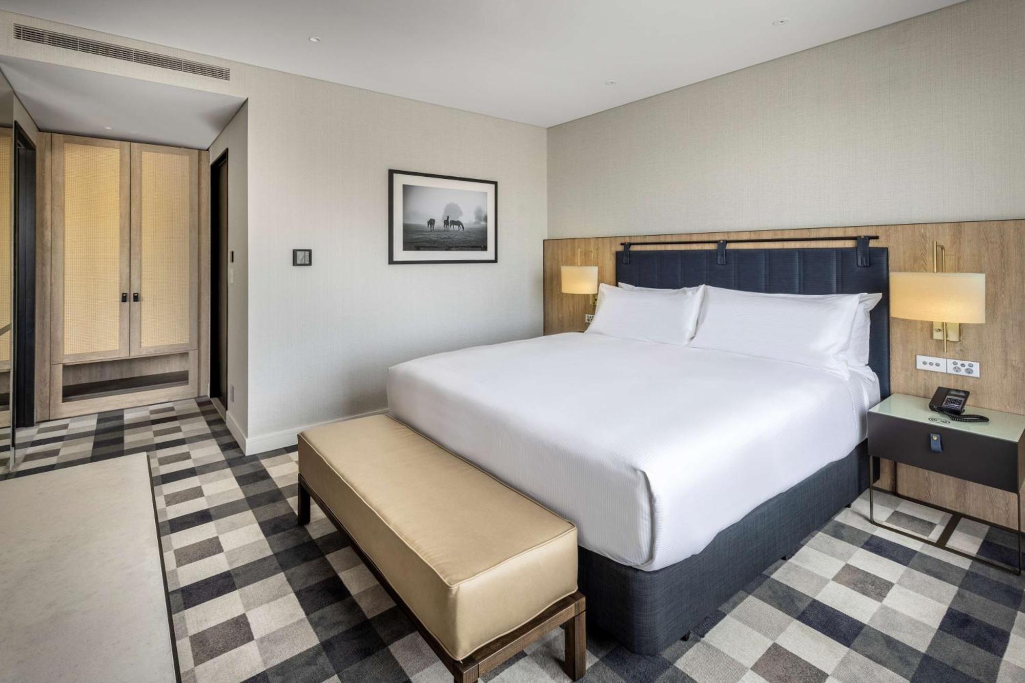 Doubletree By Hilton Auckland Karaka Hotel ภายนอก รูปภาพ