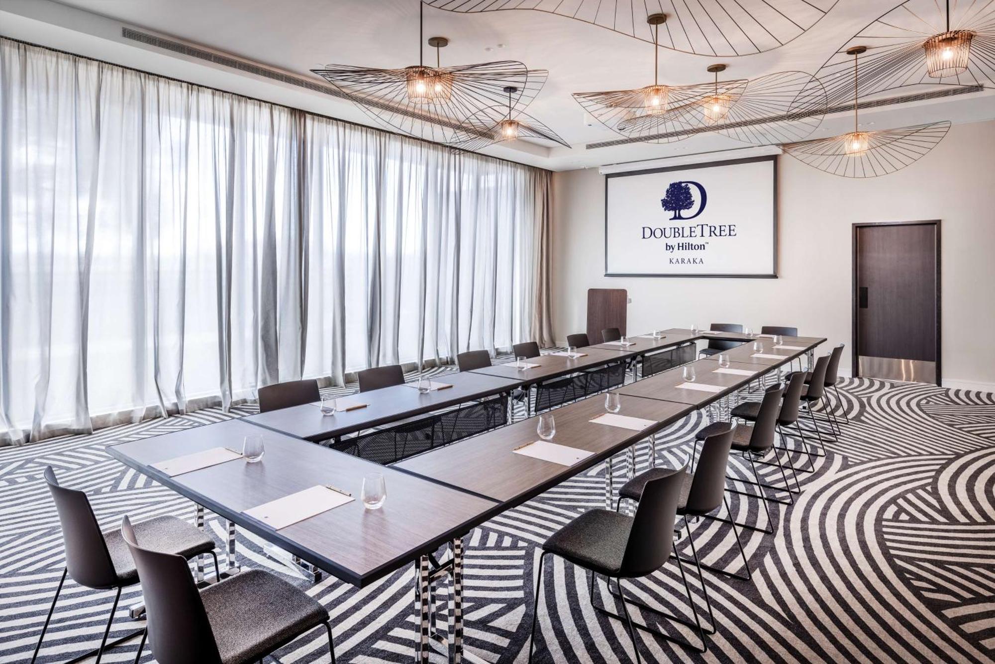 Doubletree By Hilton Auckland Karaka Hotel ภายนอก รูปภาพ