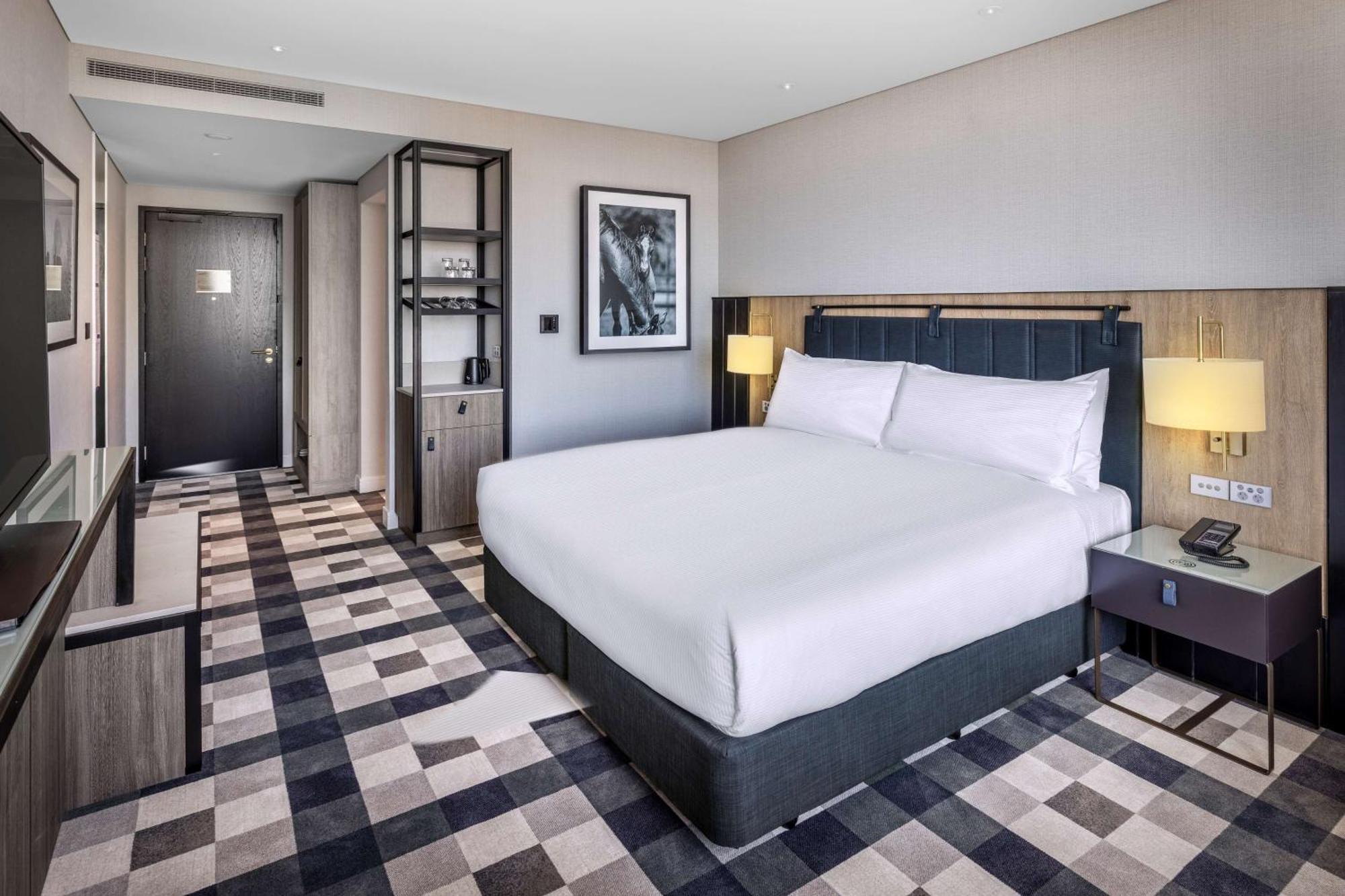 Doubletree By Hilton Auckland Karaka Hotel ภายนอก รูปภาพ