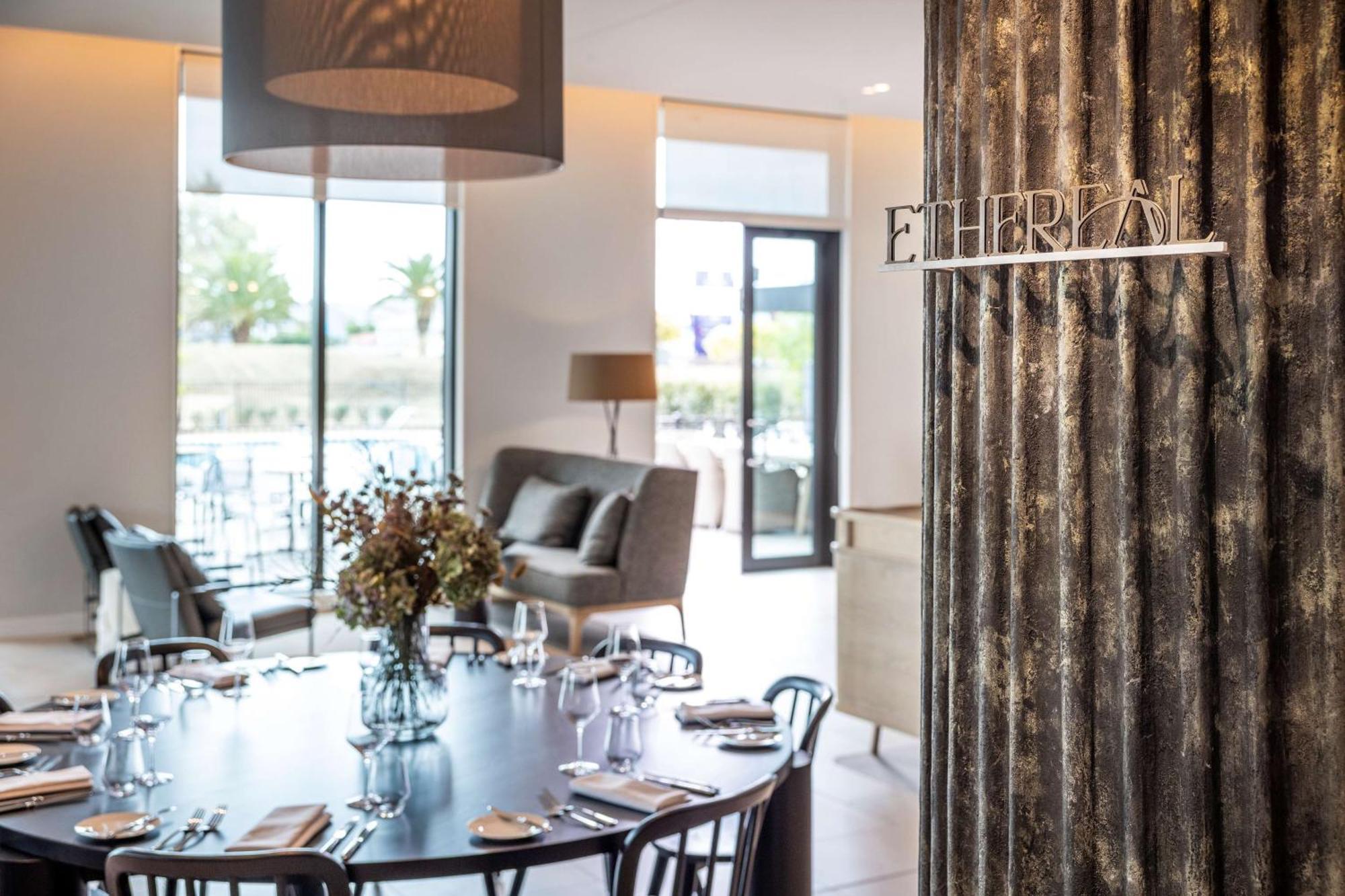 Doubletree By Hilton Auckland Karaka Hotel ภายนอก รูปภาพ