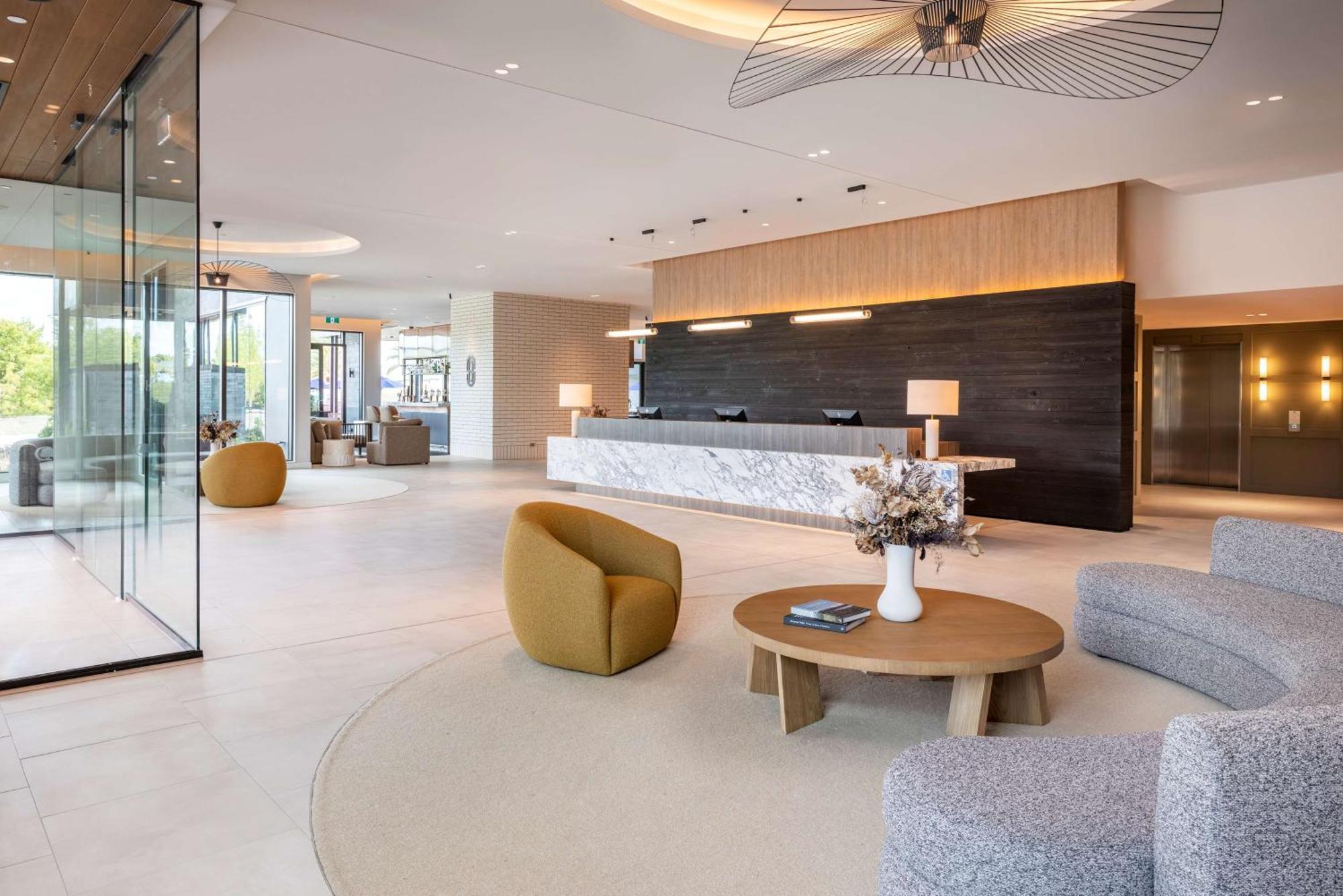 Doubletree By Hilton Auckland Karaka Hotel ภายนอก รูปภาพ