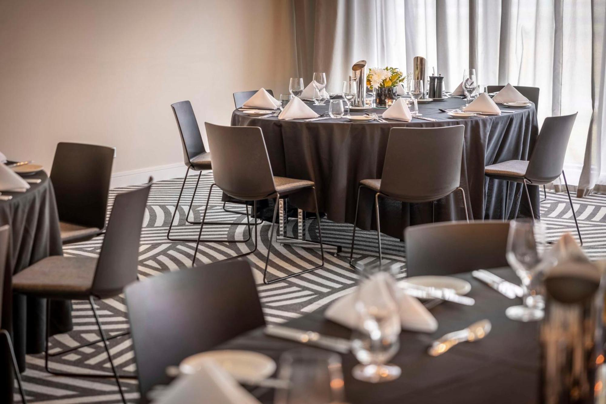 Doubletree By Hilton Auckland Karaka Hotel ภายนอก รูปภาพ
