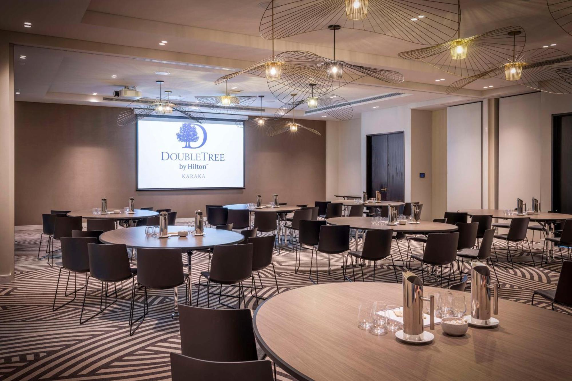Doubletree By Hilton Auckland Karaka Hotel ภายนอก รูปภาพ