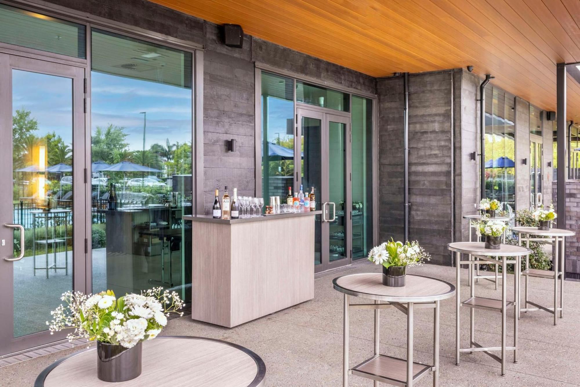 Doubletree By Hilton Auckland Karaka Hotel ภายนอก รูปภาพ