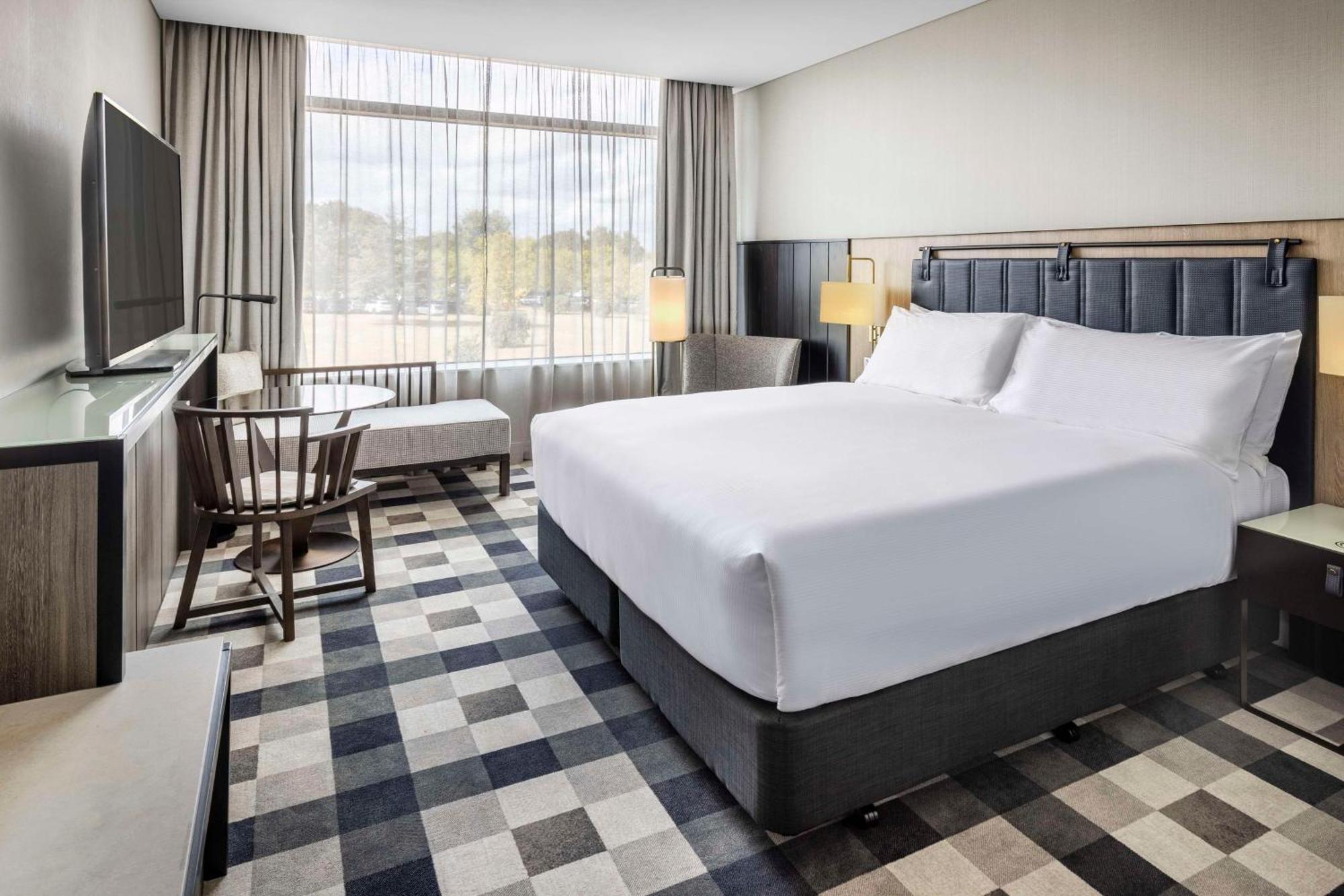 Doubletree By Hilton Auckland Karaka Hotel ภายนอก รูปภาพ