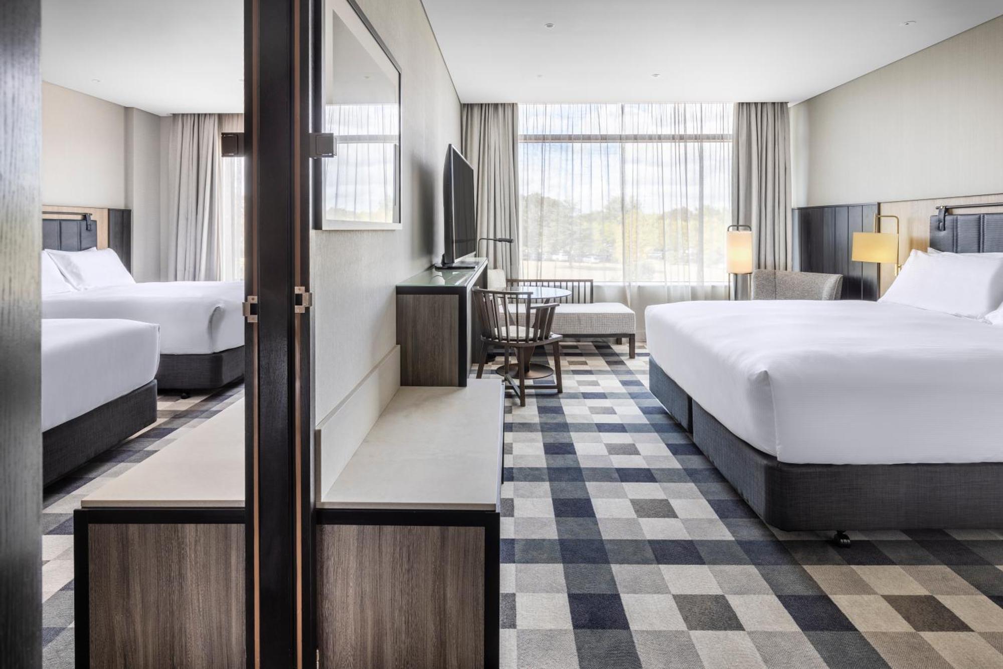Doubletree By Hilton Auckland Karaka Hotel ภายนอก รูปภาพ