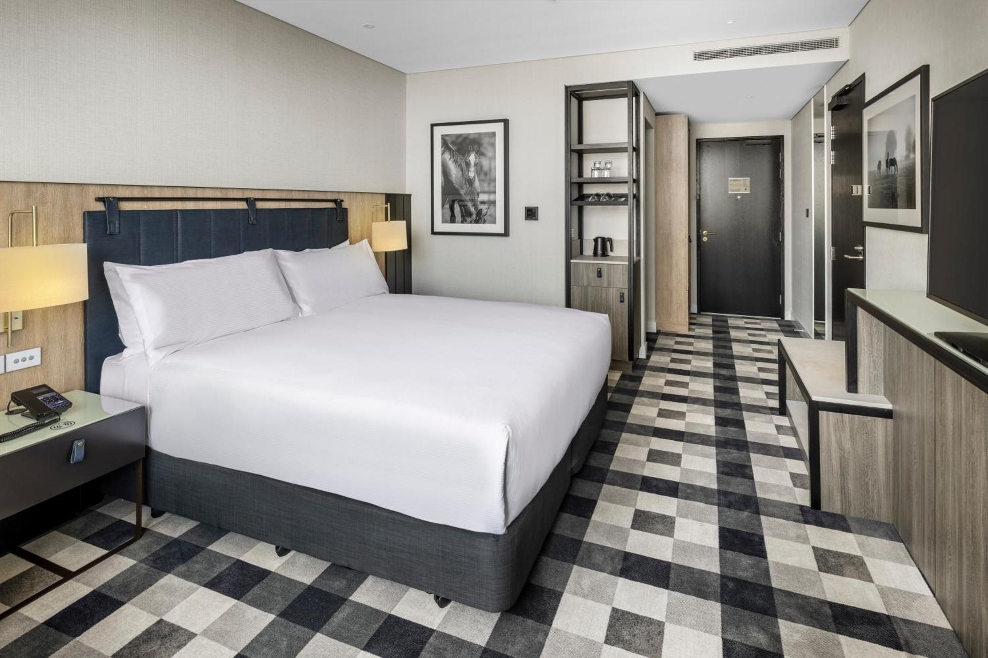 Doubletree By Hilton Auckland Karaka Hotel ภายนอก รูปภาพ